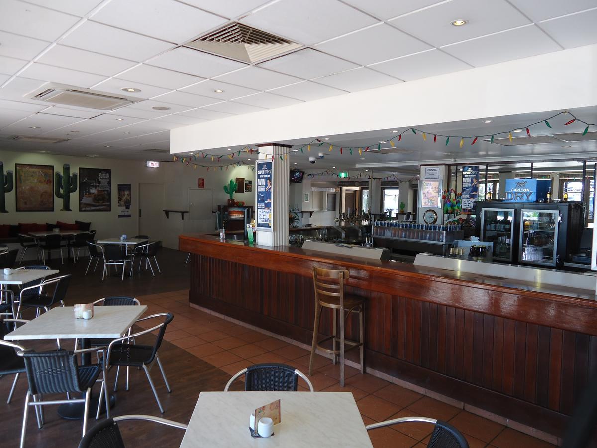 Хостел Roey Backpackers And Party Bar Брум Экстерьер фото
