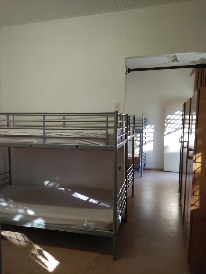 Хостел Roey Backpackers And Party Bar Брум Экстерьер фото